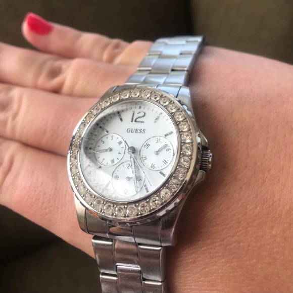 Guess Silver Watch - Picture 4 of 7